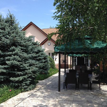 Astoria Garden Hotel Bishkek Esterno foto