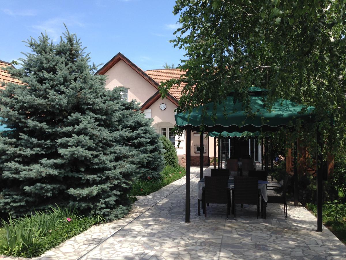 Astoria Garden Hotel Bishkek Esterno foto
