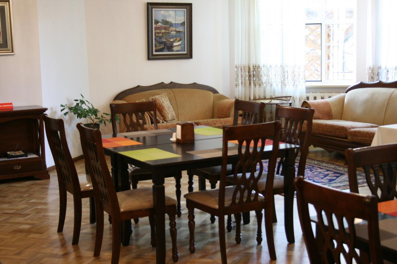 Astoria Garden Hotel Bishkek Esterno foto