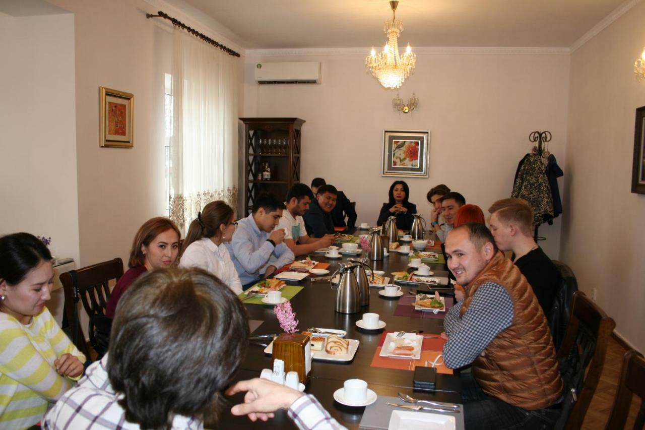 Astoria Garden Hotel Bishkek Esterno foto